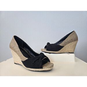 Kelly & Katie Black Espadrille Wedges Size 9.5M Peep Toe Boho Chic Woven Raffia
